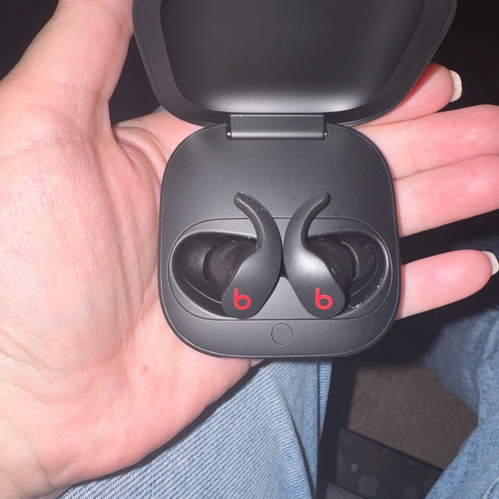 Beats by Dre Black Wireless Earbuds - Picture 3 of 5